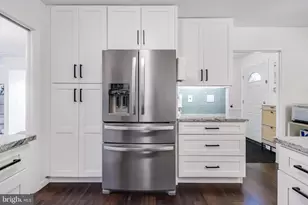 4825 Carriagepark Rd, Fairfax, VA 22032 - Photo 8