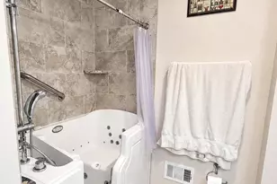 7215 Park Terrace Dr, Alexandria, VA 22307 - Photo 18
