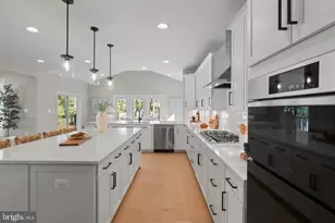 1103 Desale St SW, Vienna, VA 22180 - Photo 24