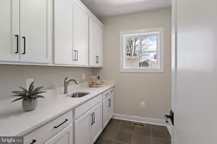 1103 Desale St SW, Vienna, VA 22180 - Photo 32