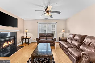 3175 Summit Square Dr, Oakton, VA 22124 - Photo 4