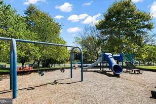 3175 Summit Square Dr, Oakton, VA 22124 - Photo 44