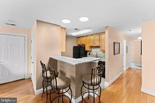 3175 Summit Square Dr, Oakton, VA 22124 - Photo 12