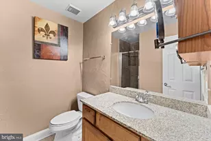 3175 Summit Square Dr, Oakton, VA 22124 - Photo 28