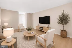 9713 Kings Crown Ct, Fairfax, VA 22031 - Photo 8