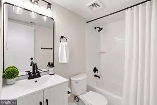 9713 Kings Crown Ct, Fairfax, VA 22031 - Photo 14
