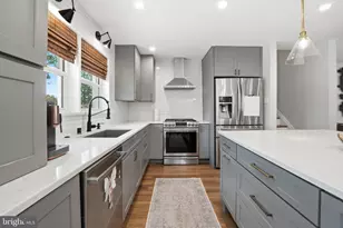 15011 Tarleton Dr, Centreville, VA 20120 - Photo 22