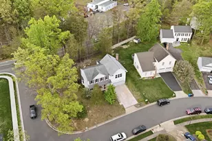 8664 Pohick Forest Ct, Springfield, VA 22153 - Photo 4
