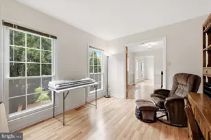 12014 Sugarland Valley Dr, Herndon, VA 20170 - Photo 10