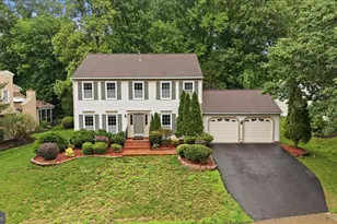 12014 Sugarland Valley Dr, Herndon, VA 20170 - Photo 2
