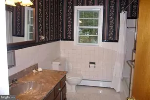 9001 Southwick St, Fairfax, VA 22031 - Photo 10