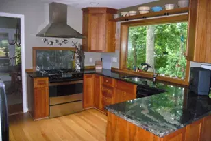 9001 Southwick St, Fairfax, VA 22031 - Photo 2
