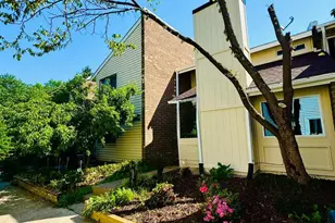 13386 Hungerford Pl, Herndon, VA 20170 - Photo 2