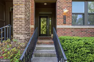 3169 Virginia Bluebell Ct, Fairfax, VA 22031 - Photo 2