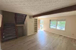10303 Granite Creek Ln, Oakton, VA 22124 - Photo 4