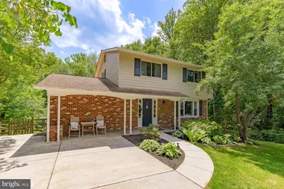 10103 Dundalk Street, Fairfax, VA 22032 - Photo 2