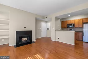 12151 Penderview Ln, Fairfax, VA 22033 - Photo 4