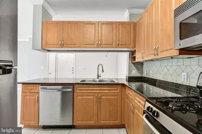 12120 Garden Ridge Lane #204, Fairfax, VA 22030 - Photo 18