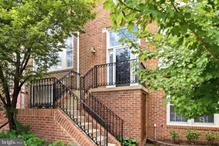 14609 Creek Valley Ct, Centreville, VA 20120 - Photo 4