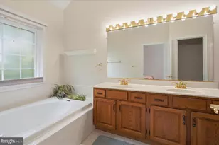 14609 Creek Valley Ct, Centreville, VA 20120 - Photo 24
