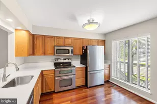 8309 Linden Oaks Ct, Lorton, VA 22079 - Photo 10