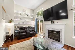 8309 Linden Oaks Ct, Lorton, VA 22079 - Photo 2