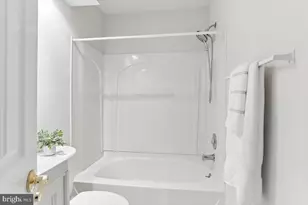 7718 Lafayette Forest Dr, Annandale, VA 22003 - Photo 18