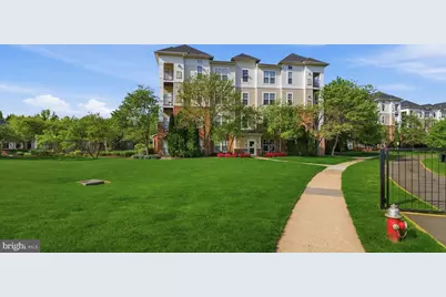 3810 Lightfoot Street #402, Chantilly, VA 20151 - Photo 2