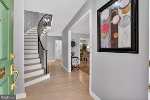 8532 Lakinhurst Ln, Springfield, VA 22152 - Photo 4