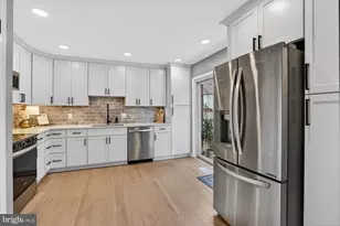 8532 Lakinhurst Ln, Springfield, VA 22152 - Photo 14