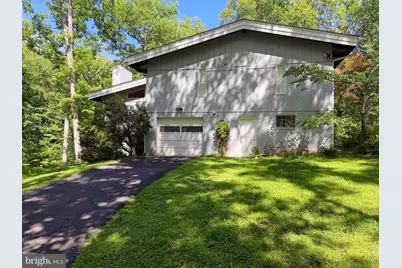 10611 Allenwood Lane, Great Falls, VA 22066 - Photo 44