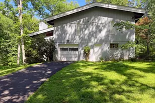 10611 Allenwood Ln, Great Falls, VA 22066 - Photo 44