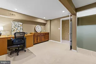 8527 Pappas Way, Annandale, VA 22003 - Photo 34