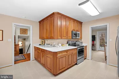 8527 Pappas Way, Annandale, VA 22003 - Photo 10
