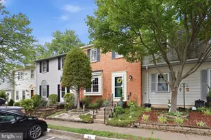 8346 Stationhouse Ct, Lorton, VA 22079 - Photo 2