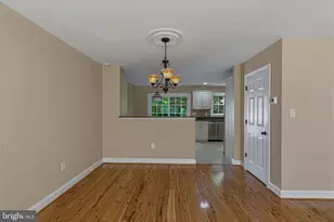 8144 Cliffview Ave, Springfield, VA 22153 - Photo 4