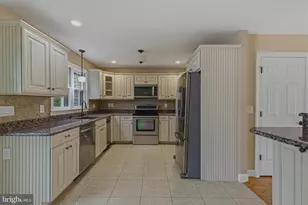 8144 Cliffview Ave, Springfield, VA 22153 - Photo 8