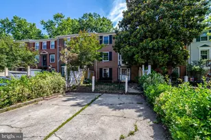 8127 Pinelake Ct, Alexandria, VA 22309 - Photo 2