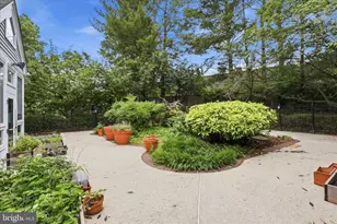 3178 Summit Square Dr, Oakton, VA 22124 - Photo 26
