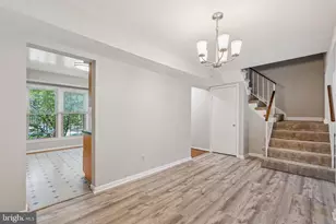 2917 Village Spring Ln, Vienna, VA 22181 - Photo 8