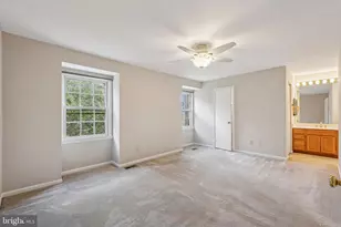 2917 Village Spring Ln, Vienna, VA 22181 - Photo 14