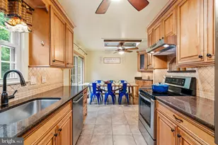 2605 Seskey Glen Ct, Herndon, VA 20171 - Photo 12