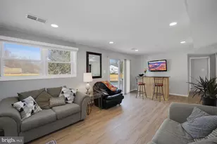 8418 Stonewall Dr, Vienna, VA 22180 - Photo 4