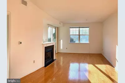 1625 International Drive #307, McLean, VA 22102 - Photo 4