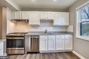 9202 Sprucewood Rd, Burke, VA 22015 - Photo 6