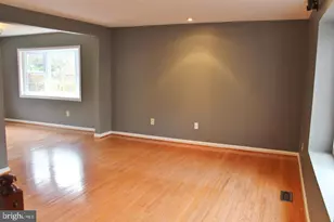 9400 Wrought Iron Ct, Fairfax, VA 22032 - Photo 2