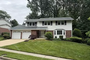 6117 Harmon Pl, Springfield, VA 22152 - Photo 2