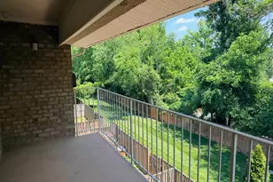 2839 Kalmia Lee Ct, Falls Church, VA 22042 - Photo 6