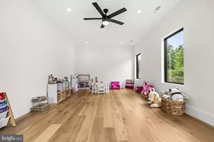 909 Myers Cir SW, Vienna, VA 22180 - Photo 52