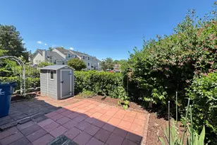 14421 Gringsby Ct, Centreville, VA 20120 - Photo 4
